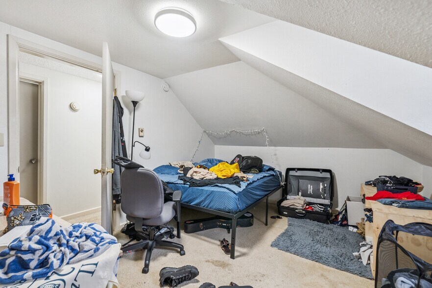 More Photos Of 920 High St, Grinnell Apartments For Sale