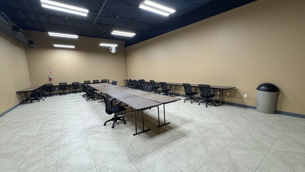 More Photos Of 81161 Indio Blvd, Indio Coworking Space