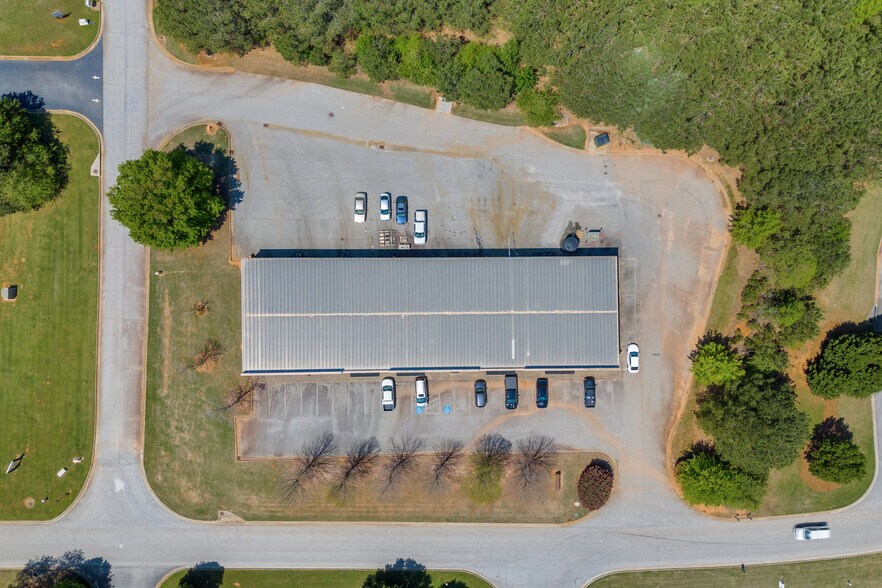 More Photos Of 40 Chamisa Rd, Covington Distribution For Lease