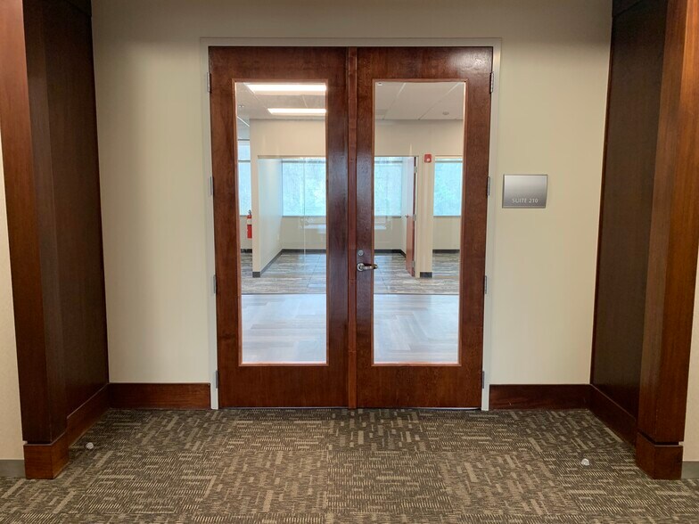 More Photos Of 2300 Camp Creek Pky, College Park Office For Lease