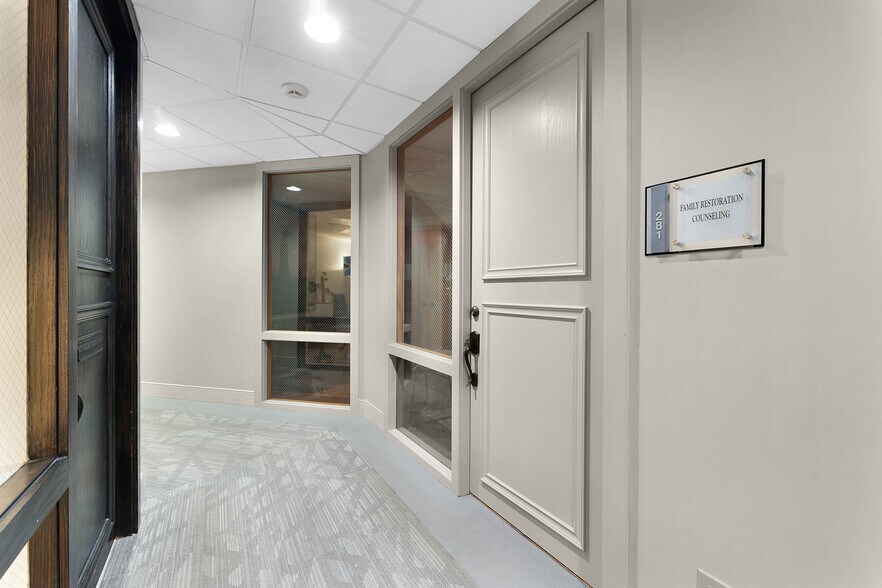 More Photos Of 8330-8350 Meadow Rd, Dallas Office For Sale