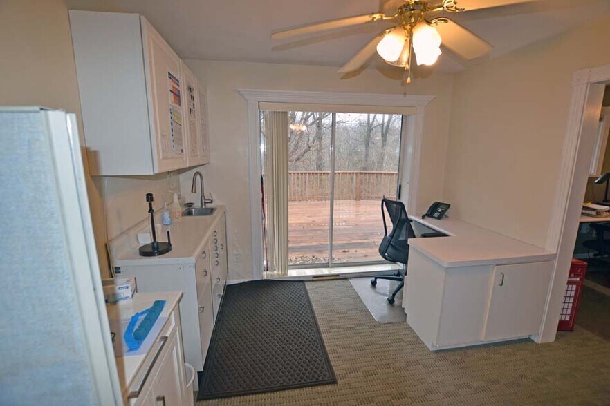 More Photos Of 3214 N Illinois St, Swansea Medical For Sale