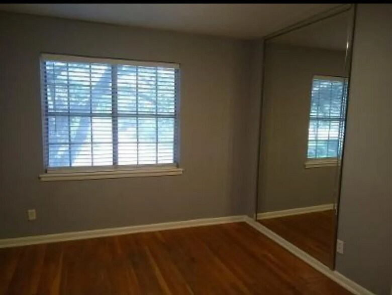 More Photos Of 1865 Florida Dr, Seabrook Multifamily For Sale