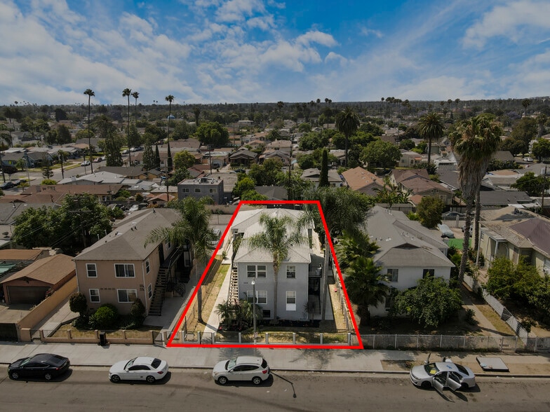 More Photos Of 1920 W 35th St, Los Angeles Multifamily For Sale