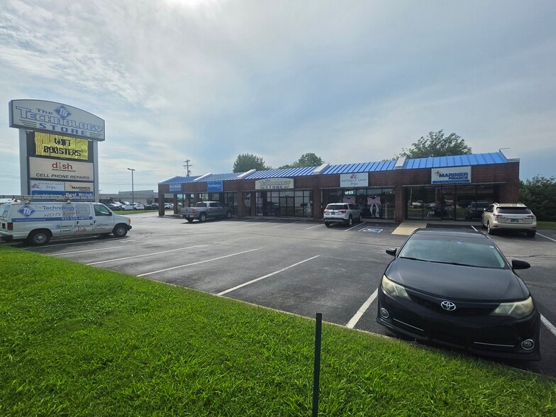 More Photos Of 921 S Willow Ave, Cookeville Storefront For Lease