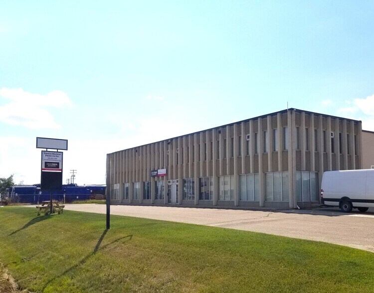 More Photos Of 2104 8th St, Nisku Flex For Sale