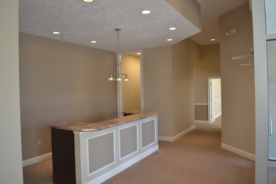 More Photos Of 3930 Mezzanine Dr, Lafayette Medical For Lease