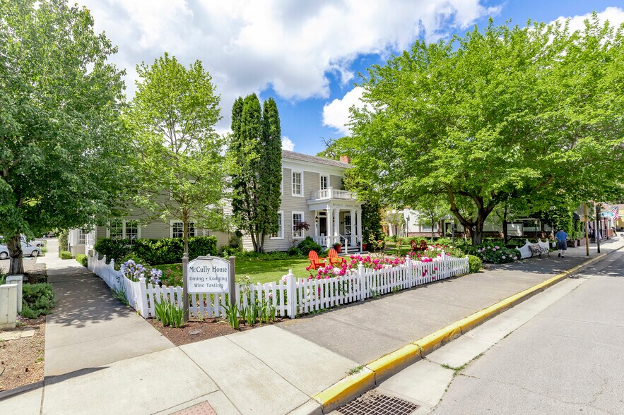 More Photos Of 240 E California St, Jacksonville Hotel For Sale