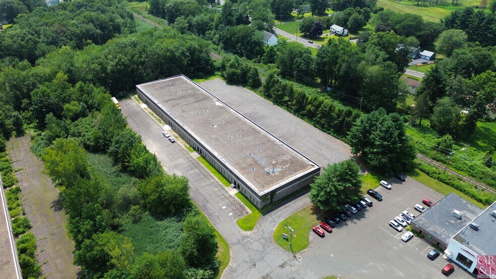 Primary Photo Of 95 Peters Rd, Bloomfield Light Manufacturing For Sale