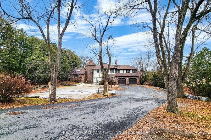 More Photos Of 16003 Yonge St, Aurora Land For Sale