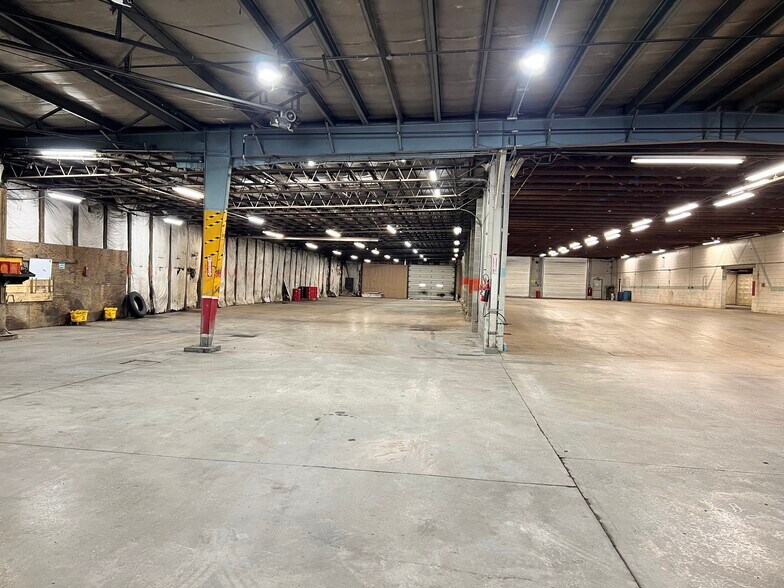 More Photos Of 2470 Evans City Rd, Harmony Warehouse For Sale