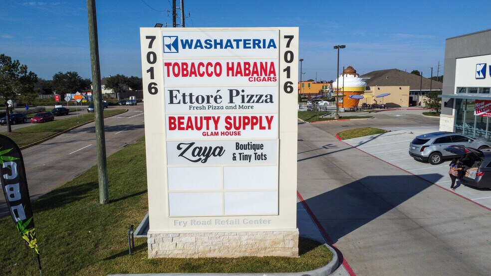 More Photos Of 7016 Fry Rd, Cypress Freestanding For Lease