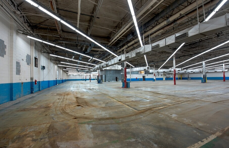 More Photos Of 2000 Overhead Bridge Rd NE, Cleveland Manufacturing For Sale
