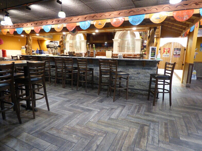 More Photos Of 1123 Range St, North Mankato Restaurant For Sale