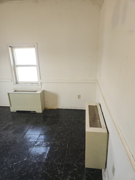 More Photos Of 920 N Salisbury Blvd, Salisbury Storefront Retail Residential For Sale