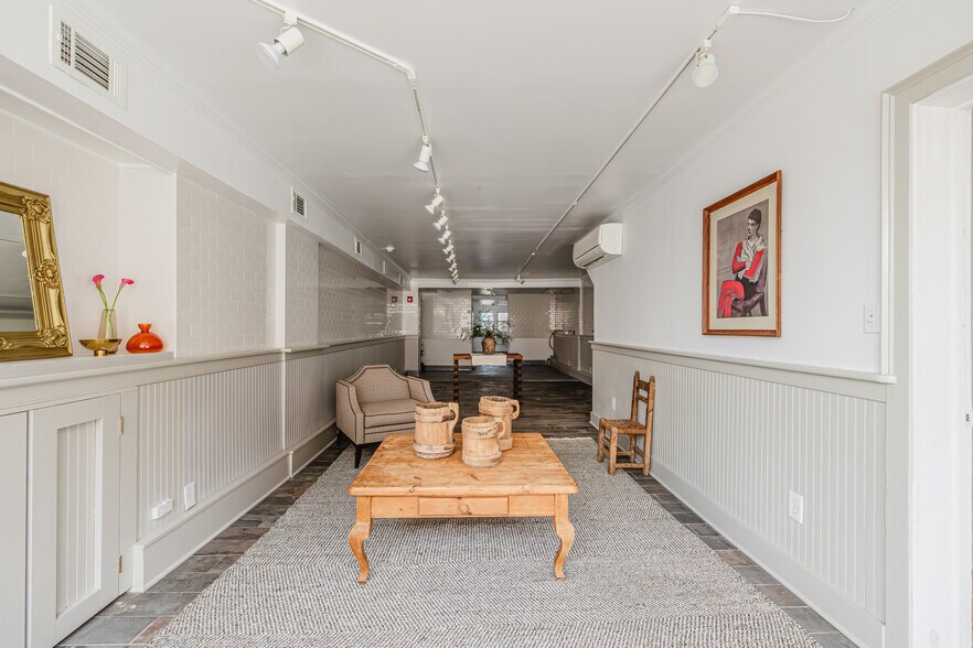 More Photos Of 323 Warren St, Hudson Storefront Retail Residential For Sale