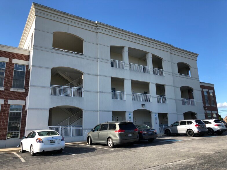 More Photos Of 105 Centennial St, La Plata Medical For Lease