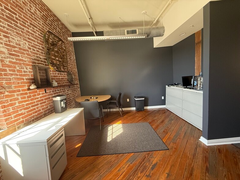 More Photos Of 415 N Prince St, Lancaster Office For Sale