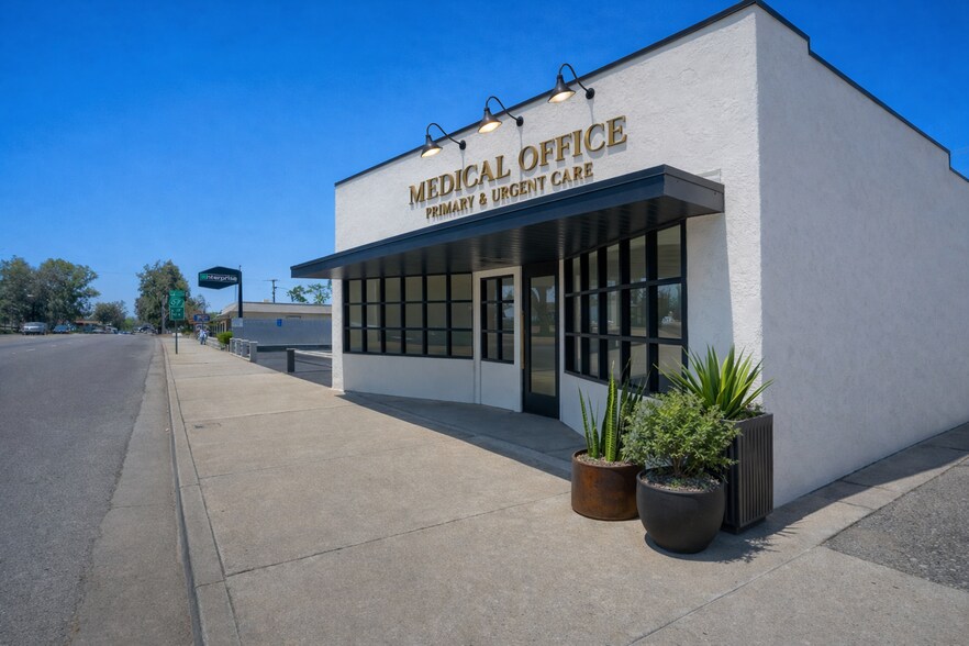 More Photos Of 1045 Main St, Ramona Freestanding For Lease