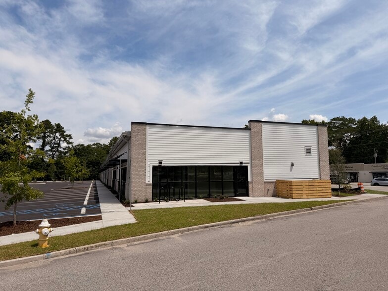 More Photos Of 1657 Ashley Hall Rd, Charleston Storefront Retail Office For Lease