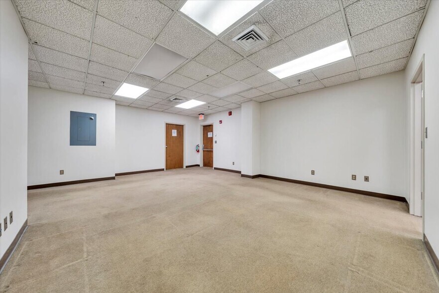 More Photos Of 202-204 S Jefferson St SE, Roanoke Office For Sale