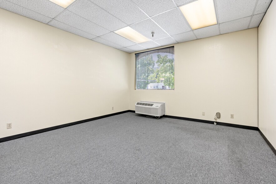 More Photos Of 216 W Perkins St, Ukiah Office For Sale