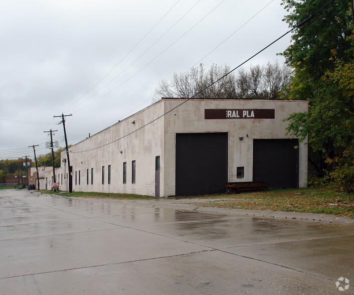 Primary Photo Of 1050 Eagon St, Barberton Manufacturing For Sale