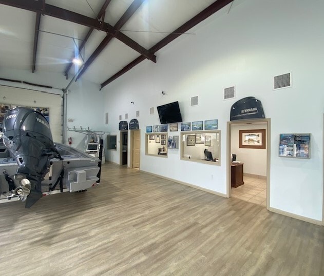 More Photos Of 331 Highway 146 S, La Porte Warehouse For Lease