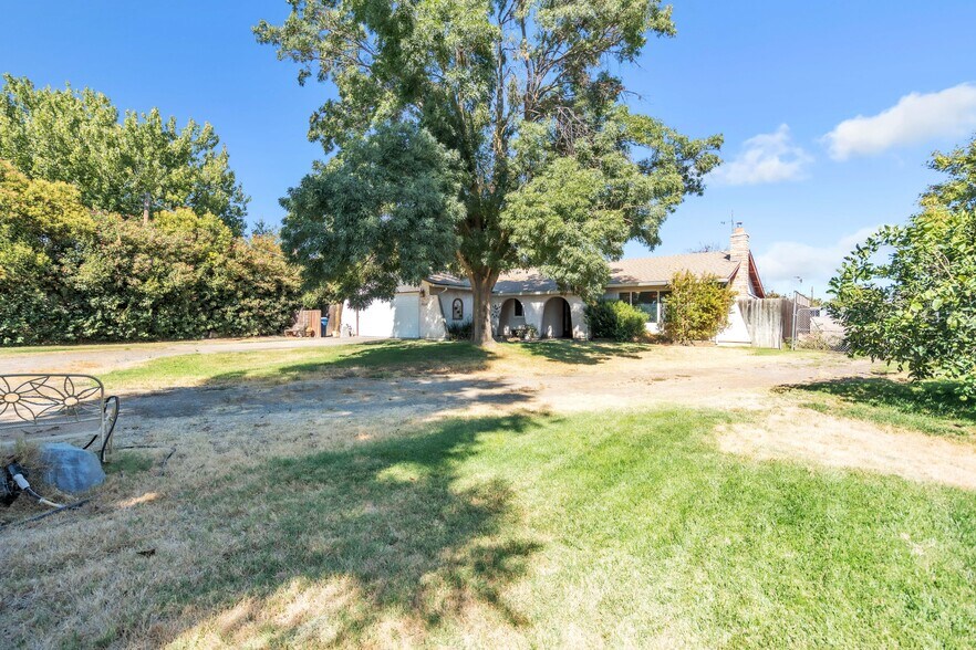 More Photos Of 7028 26th St, Rio Linda Industrial For Sale