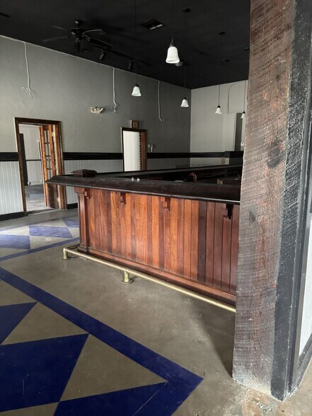 More Photos Of 2890 E Causeway Approch, Mandeville Restaurant For Sale