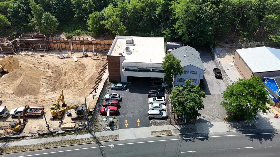 More Photos Of 1038 West Jericho Tpke, Smithtown Office For Sale