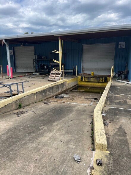 More Photos Of 674 Highway 8, Sicily Island General Retail For Sale
