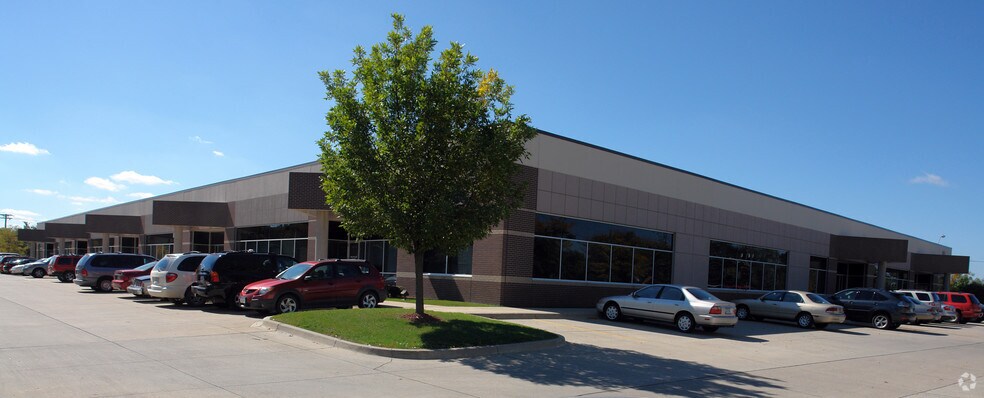 Primary Photo Of 400 SW 8th St, Des Moines Medical For Sale