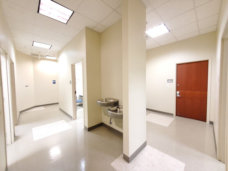 More Photos Of 5444 S Green St, Murray Medical For Lease