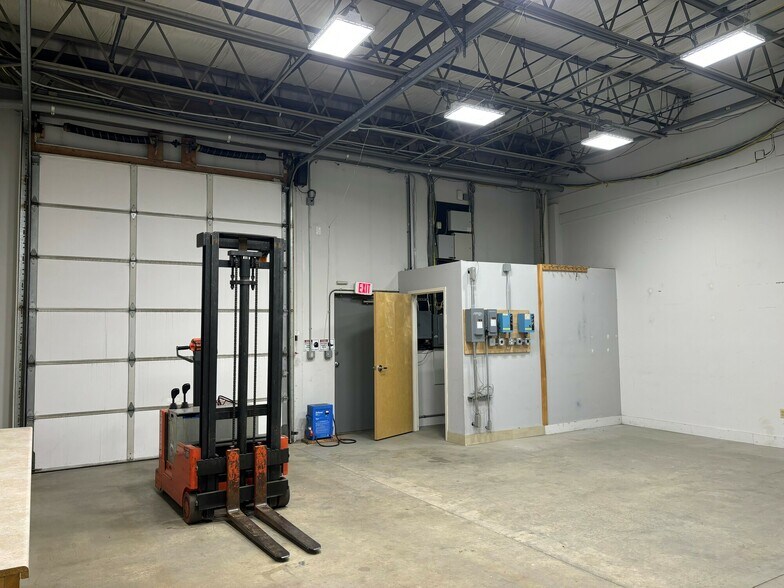 More Photos Of 190 Riverside St, Portland Flex For Lease