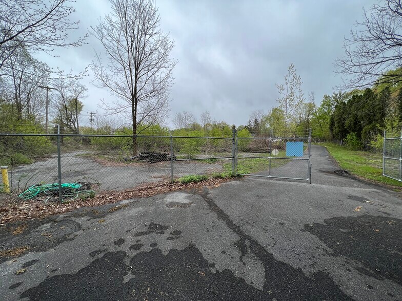 More Photos Of 133 W Seneca St, Manlius Warehouse For Sale