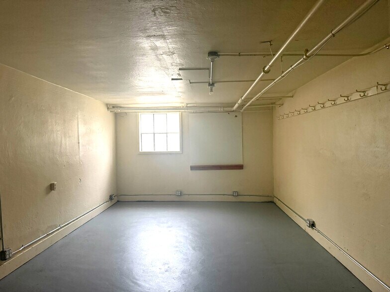 More Photos Of 508 E Main Ave, Chewelah Office For Sale