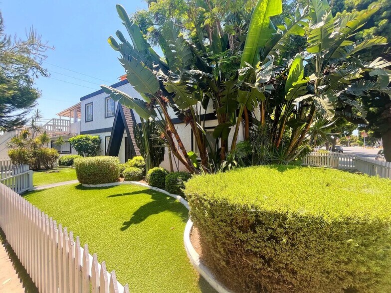 More Photos Of 2403 Louella Ave, Venice Apartments For Sale
