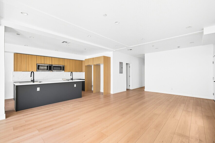 More Photos Of 1359 W 35th Pl, Los Angeles Multifamily For Sale