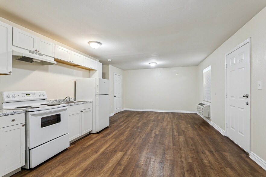 More Photos Of 3300 Garden Oaks Dr, New Orleans Apartments For Sale