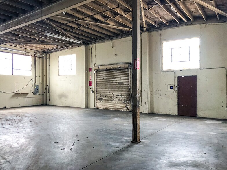 More Photos Of 4825 District Blvd, Vernon Warehouse For Lease
