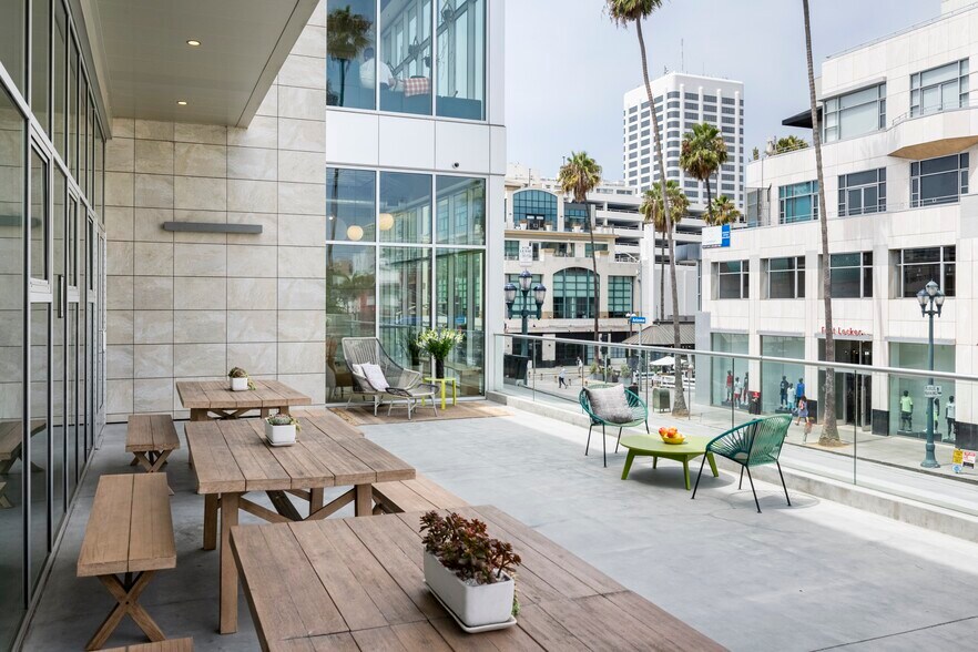 More Photos Of 312 Arizona Ave, Santa Monica Office For Lease