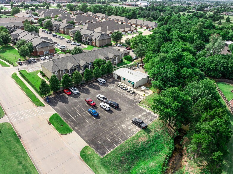 More Photos Of 355 E Pebble Creek Ter, Mustang Sports And Entertainment For Sale