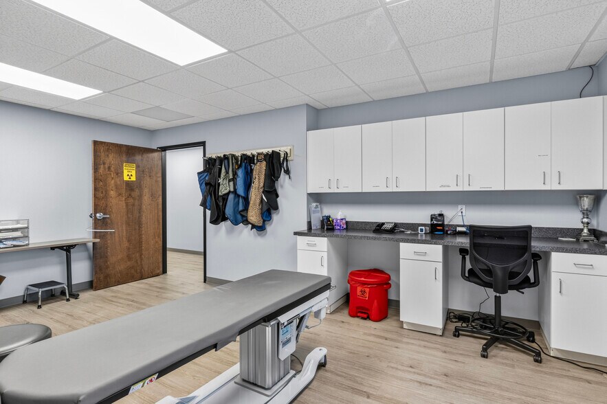 More Photos Of 160 Prosperous Pl, Lexington Medical For Sale