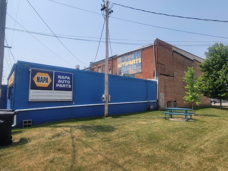 More Photos Of 118 Main St N, Stewartville Freestanding For Lease