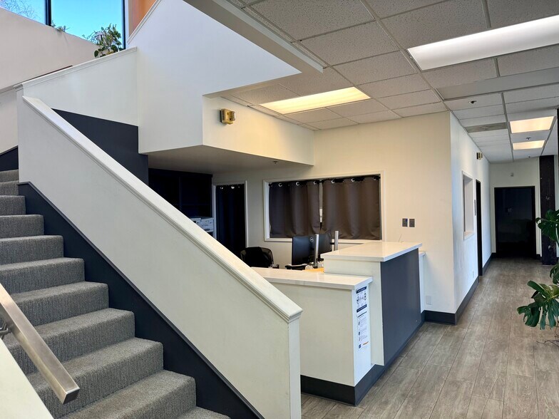 More Photos Of 353 San Jon Rd, Ventura Office For Sale