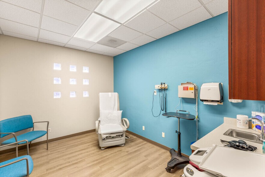 More Photos Of 2601 N Tenaya Way, Las Vegas Office For Sale