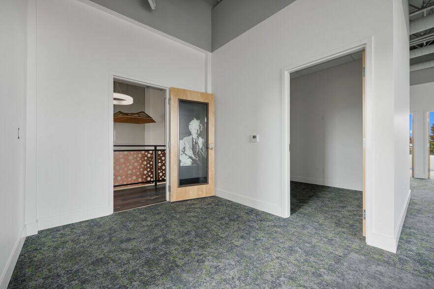 More Photos Of 9425 Sandifur Pky, Pasco Office For Sale