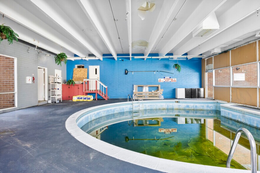 More Photos Of 3 Watervliet Avenue Ext, Albany Hotel For Sale