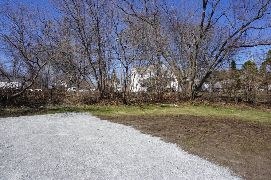 More Photos Of 16-18 Lincoln St, Essex Junction General Retail For Sale